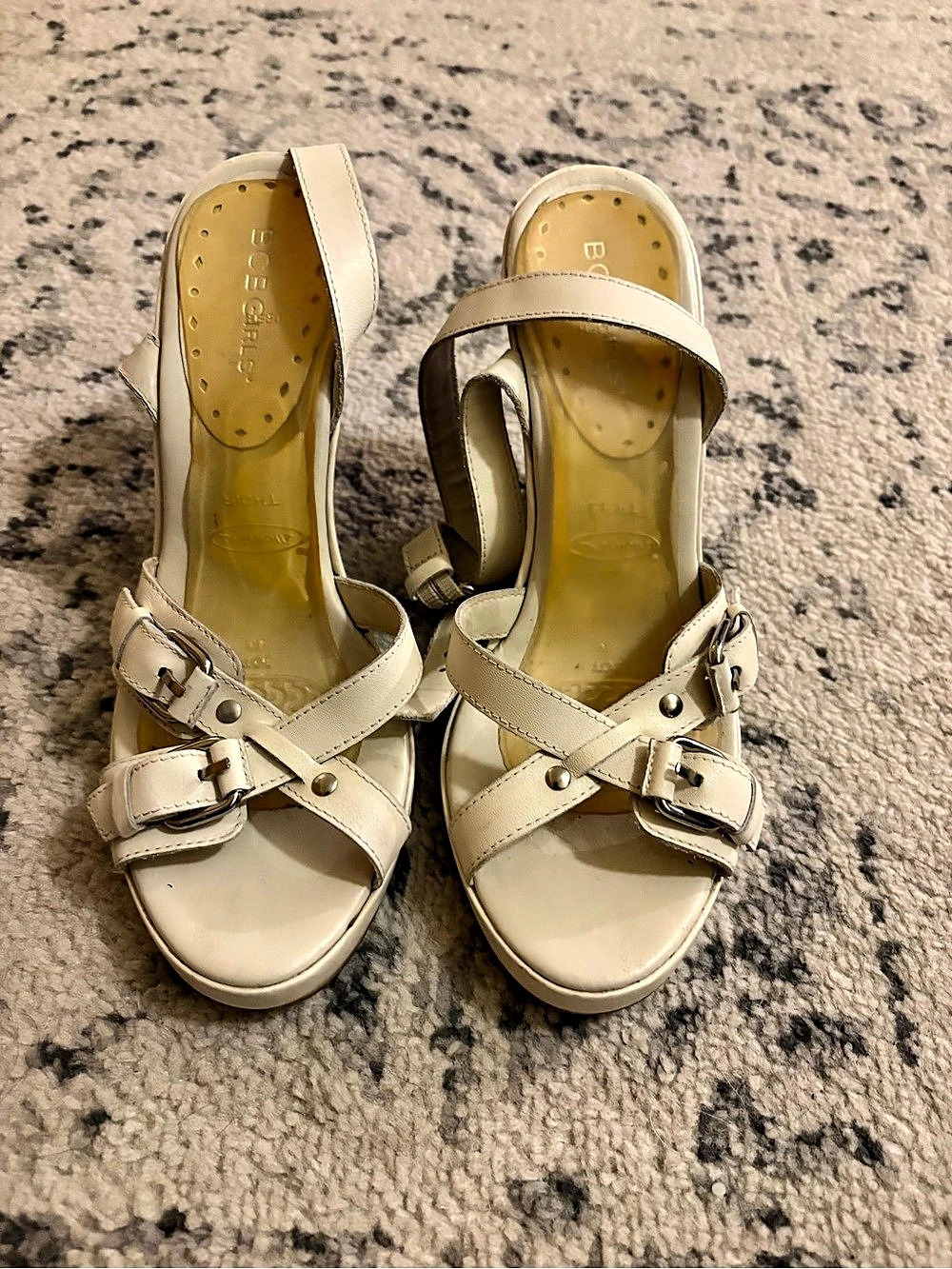BCBGMAXAZRIA Strappy Wedge Sandals in White size 5